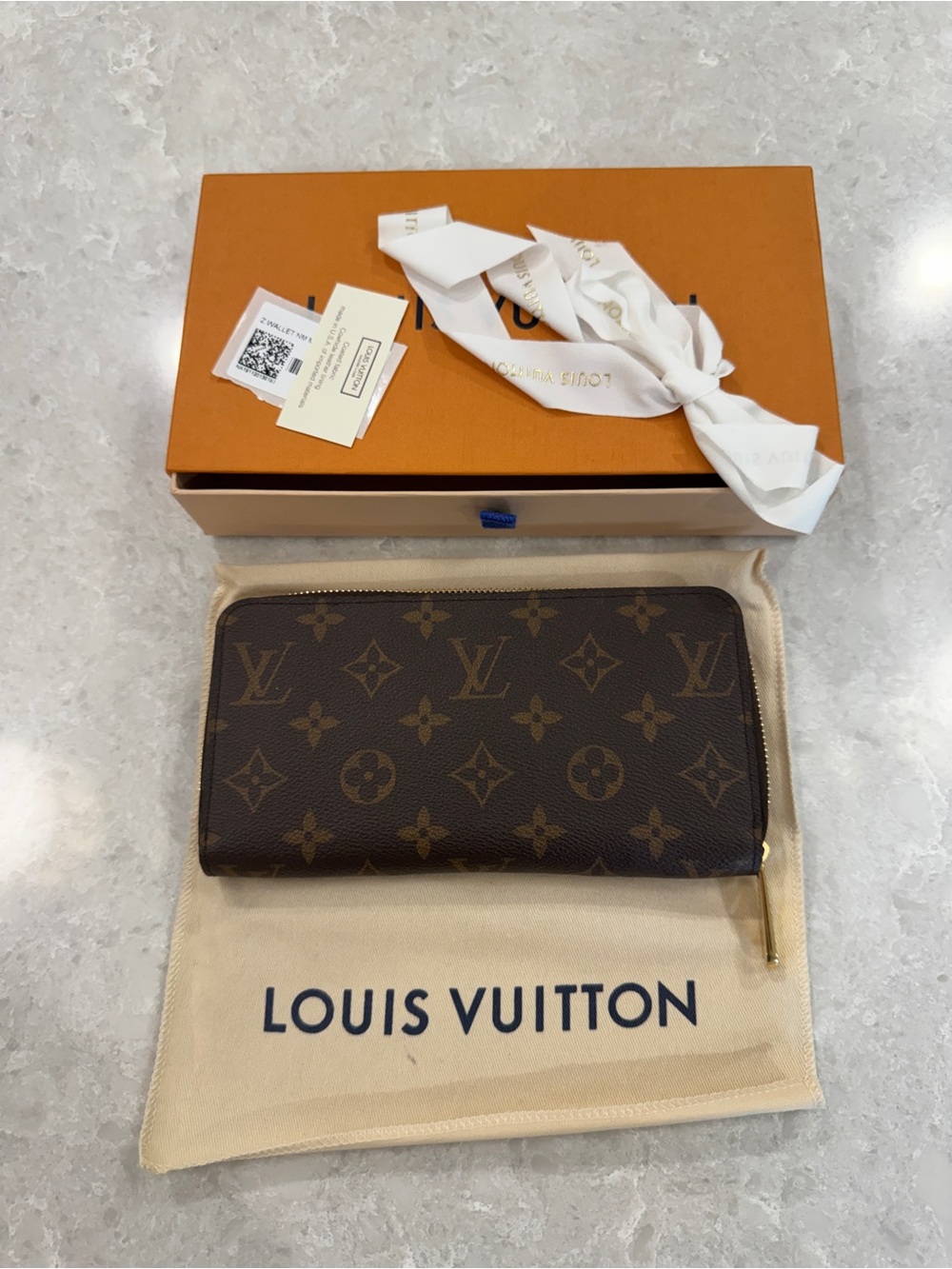 Louis Vuitton Monogram Zippy Wallet